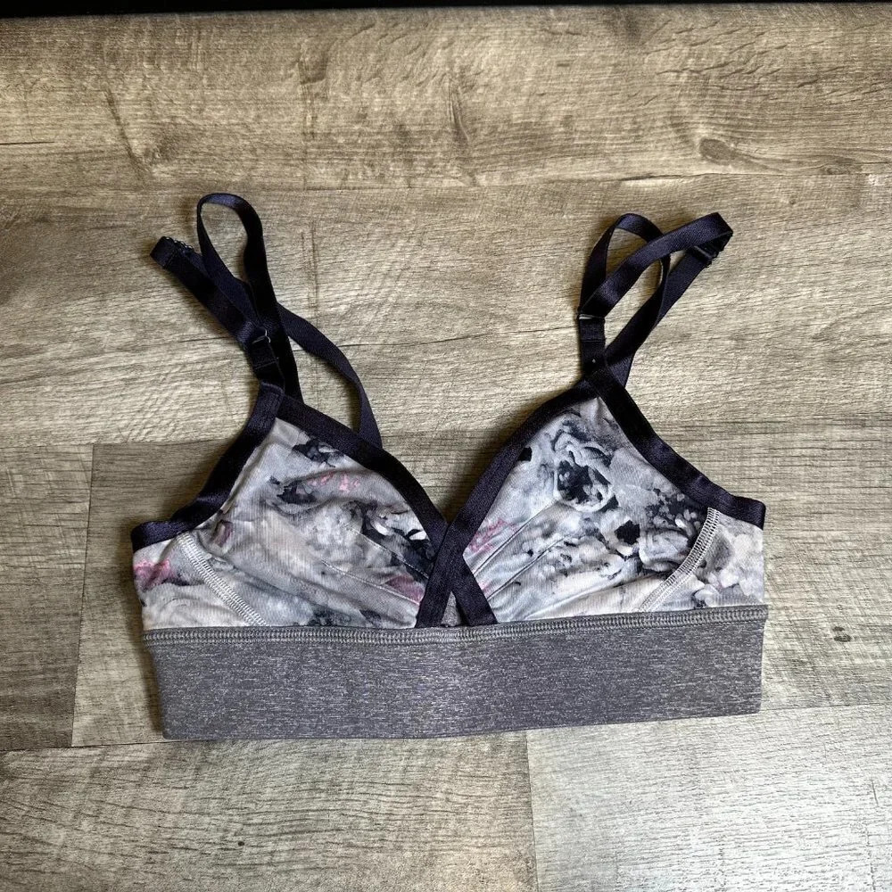 Lululemon If You're Lucky Sports Bra Size 4 - Excellent Condition Marbled Print